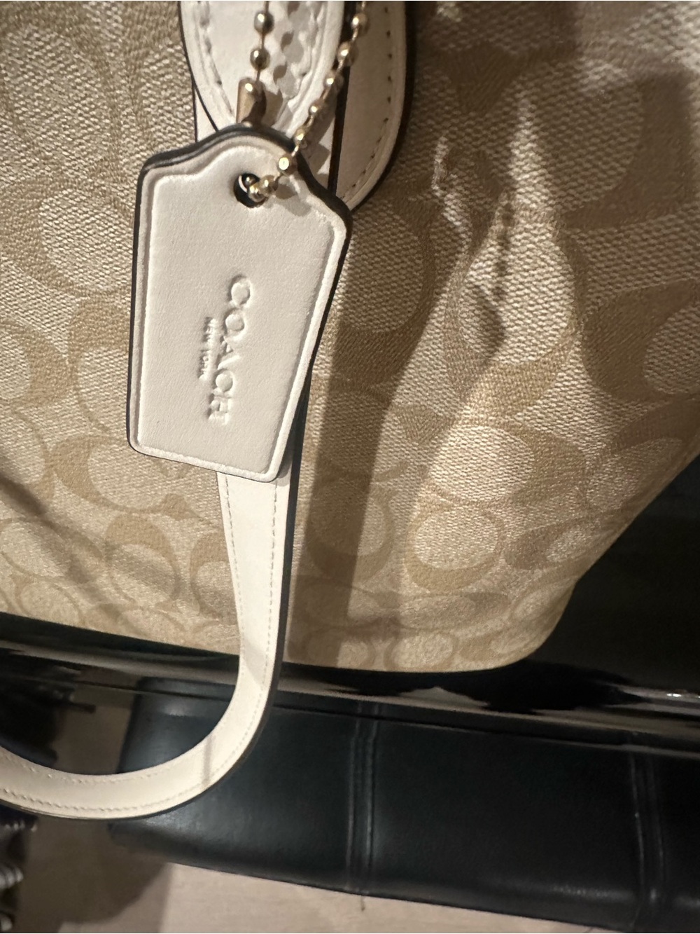 Coach Gallery Tote Signature Canvas Light Khaki Chalk Ivory Zip Tote - Picture 9 of 9
